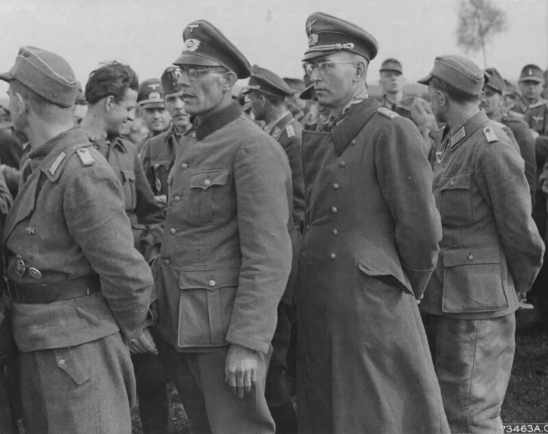 пленные неиецкие офицеры